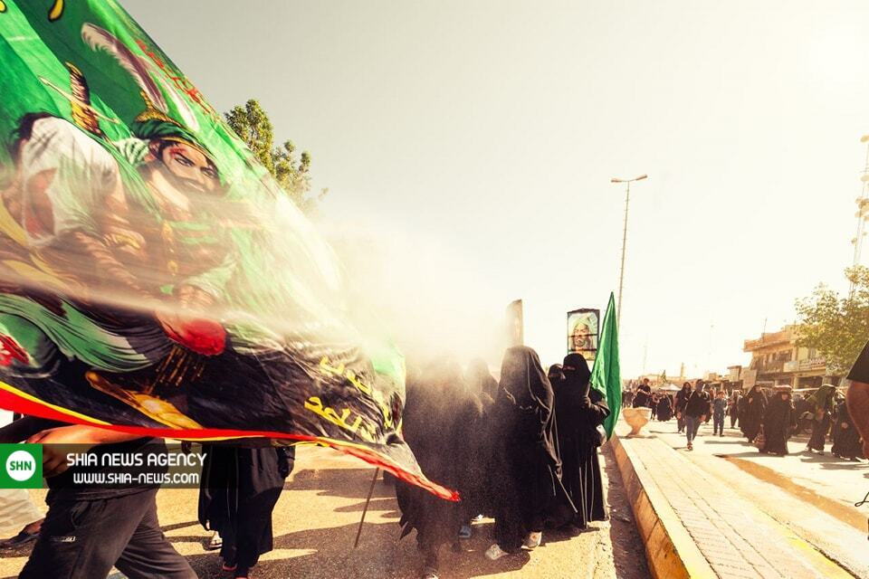 تصاویر/ پیاده‌روی زائران حسینی(ع) در دمای طاقت فرسا