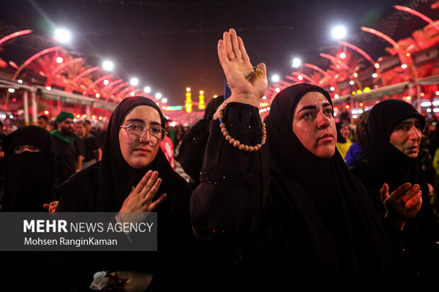 مراسم عزاداری شب اربعین حسینی با حضور جمعیت عزاداران حسینی در کربلای معلی برگزار شد
