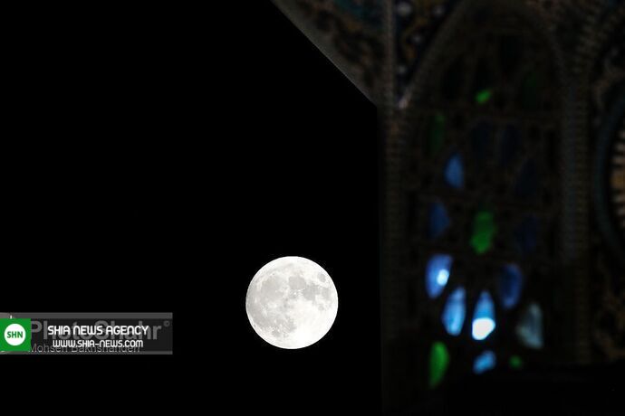 تصاویر/ بزرگترین و درخشان‌ترین ماه در حرم امام رضا(ع)