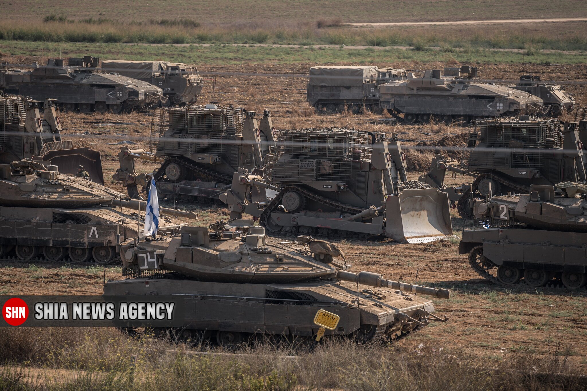 تانک های اسرائیلی برای تهاجم احتمالی در شمال غزه جمع شده اند