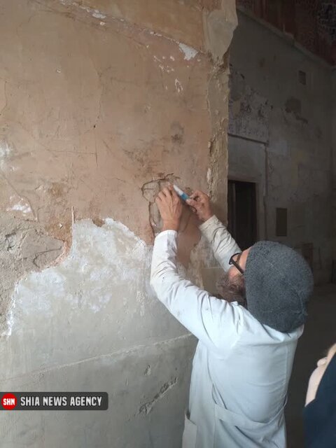 کشف دست نوشتههای ۵۰۰ ساله در مزار قطبالدین حیدر کشف دست نوشتههای ۵۰۰ ساله در مزار قطبالدین حیدر