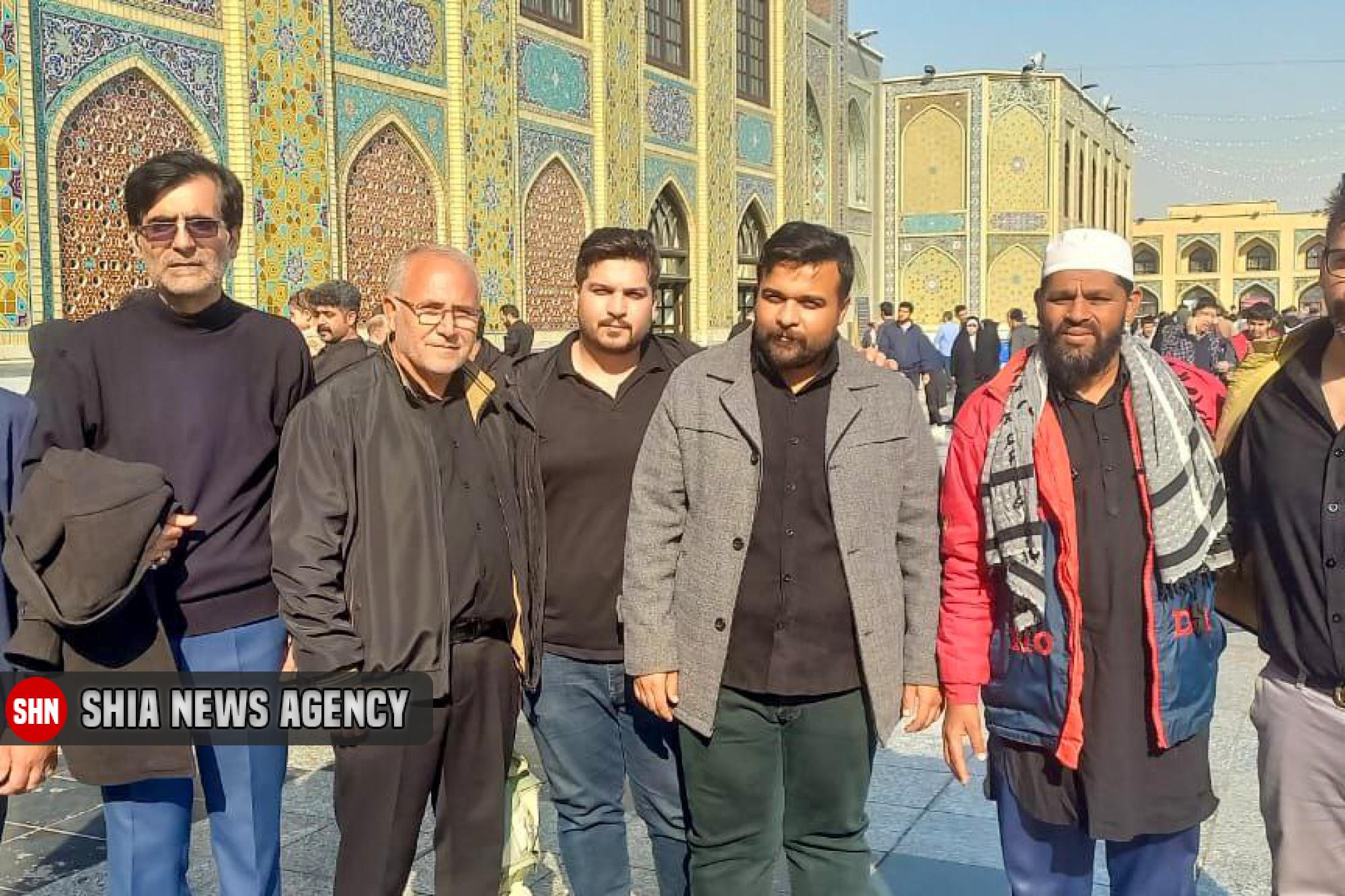 دو زائر با پای پیاده از هند تا کربلای معلی را پیمودند + تصاویر دو زائر با پای پیاده از هند تا کربلای معلی را پیمودند + تصاویر
