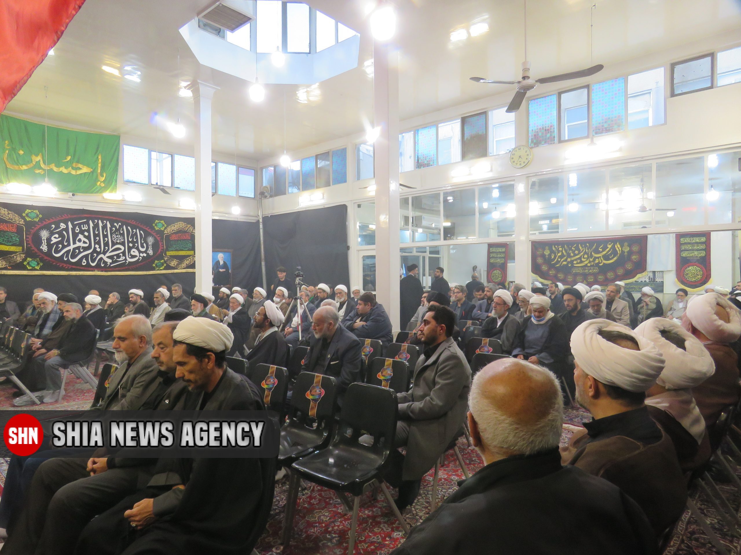 مراسم عزاداری ایام فاطمیه در دفتر آیتالله فاضل لنکرانی مراسم عزاداری ایام فاطمیه در دفتر آیتالله فاضل لنکرانی