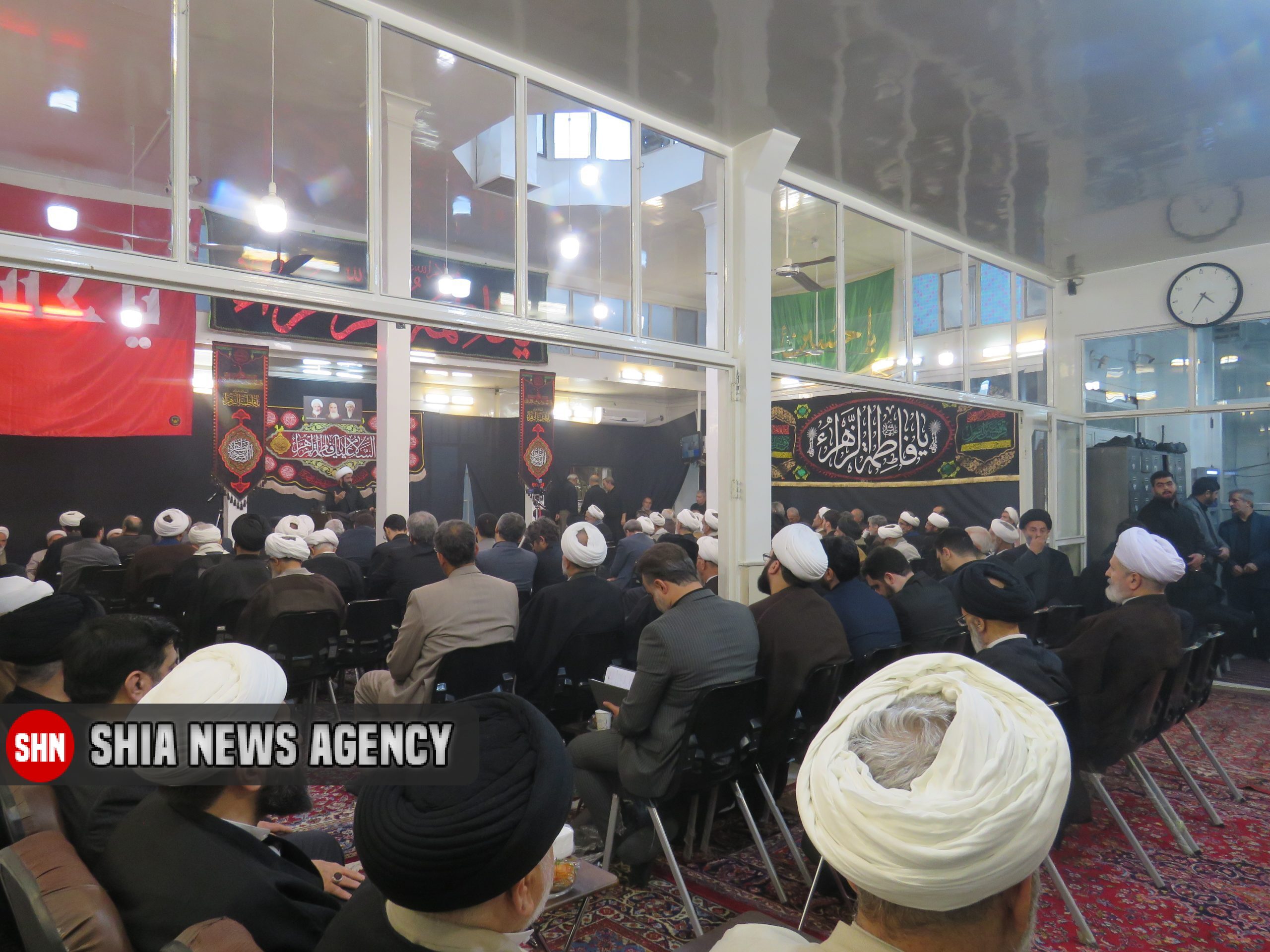 مراسم عزاداری ایام فاطمیه در دفتر آیتالله فاضل لنکرانی مراسم عزاداری ایام فاطمیه در دفتر آیتالله فاضل لنکرانی