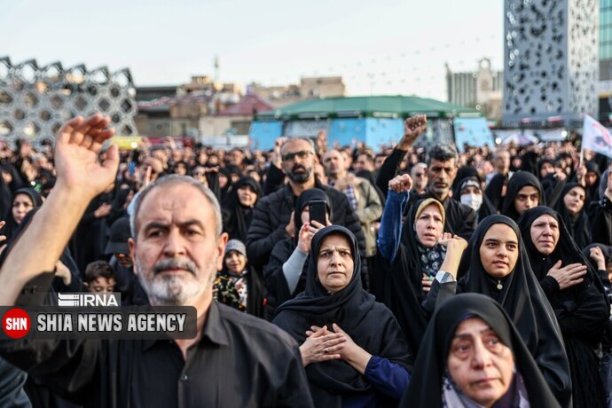 اجتماع مدافعان حرم در میدان امام حسین (ع) اجتماع مدافعان حرم در میدان امام حسین (ع)