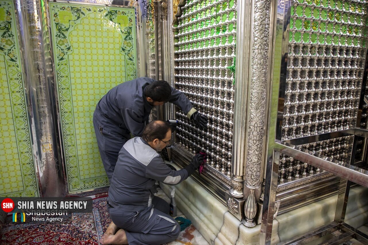 غباروبی ضریح ابالفضل العباس(ع) پس از ماه رمضان + تصاویر
