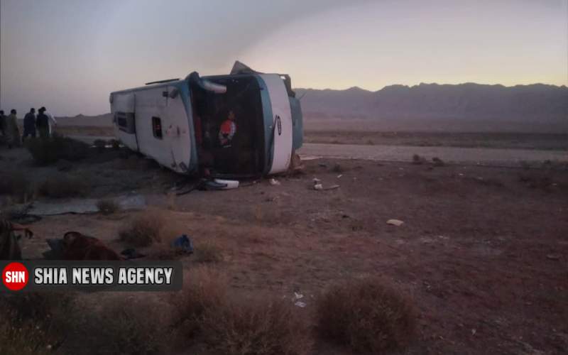 واژگونی اتوبوس مسافربری در یزد