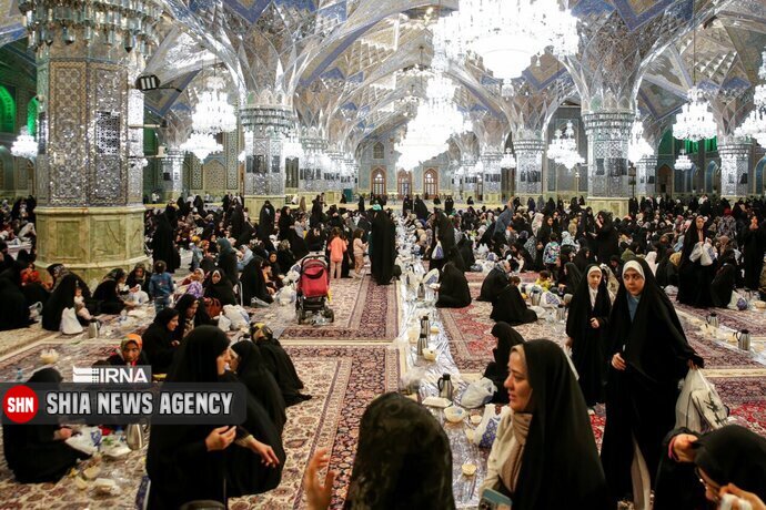 سفره اکرام رضوی در شب ولادت امام حسن مجتبی (ع) سفره اکرام رضوی در شب ولادت امام حسن مجتبی (ع)