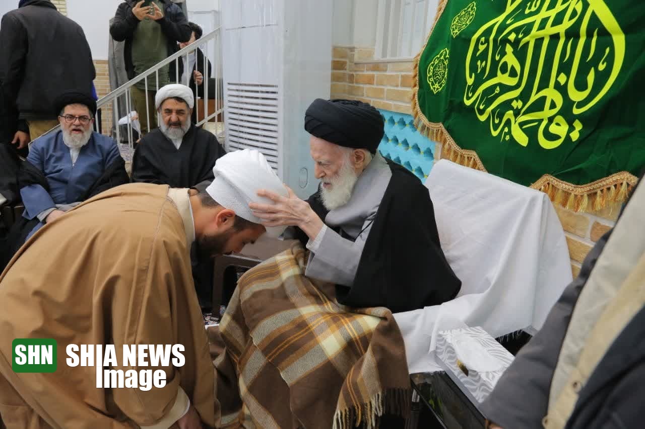 عمامه گذاری طلاب در شب میلاد حضرت زهرا (س) توسط آیت الله شبیری زنجانی عمامه گذاری طلاب در شب میلاد حضرت زهرا (س) توسط آیت الله شبیری زنجانی