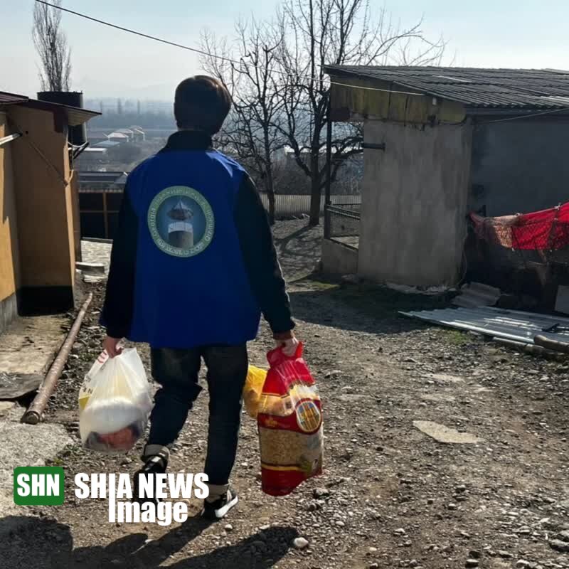 تصاویر | کمک شیعیان گرجستان به خانوادههای نیازمند تصاویر | کمک شیعیان گرجستان به خانوادههای نیازمند