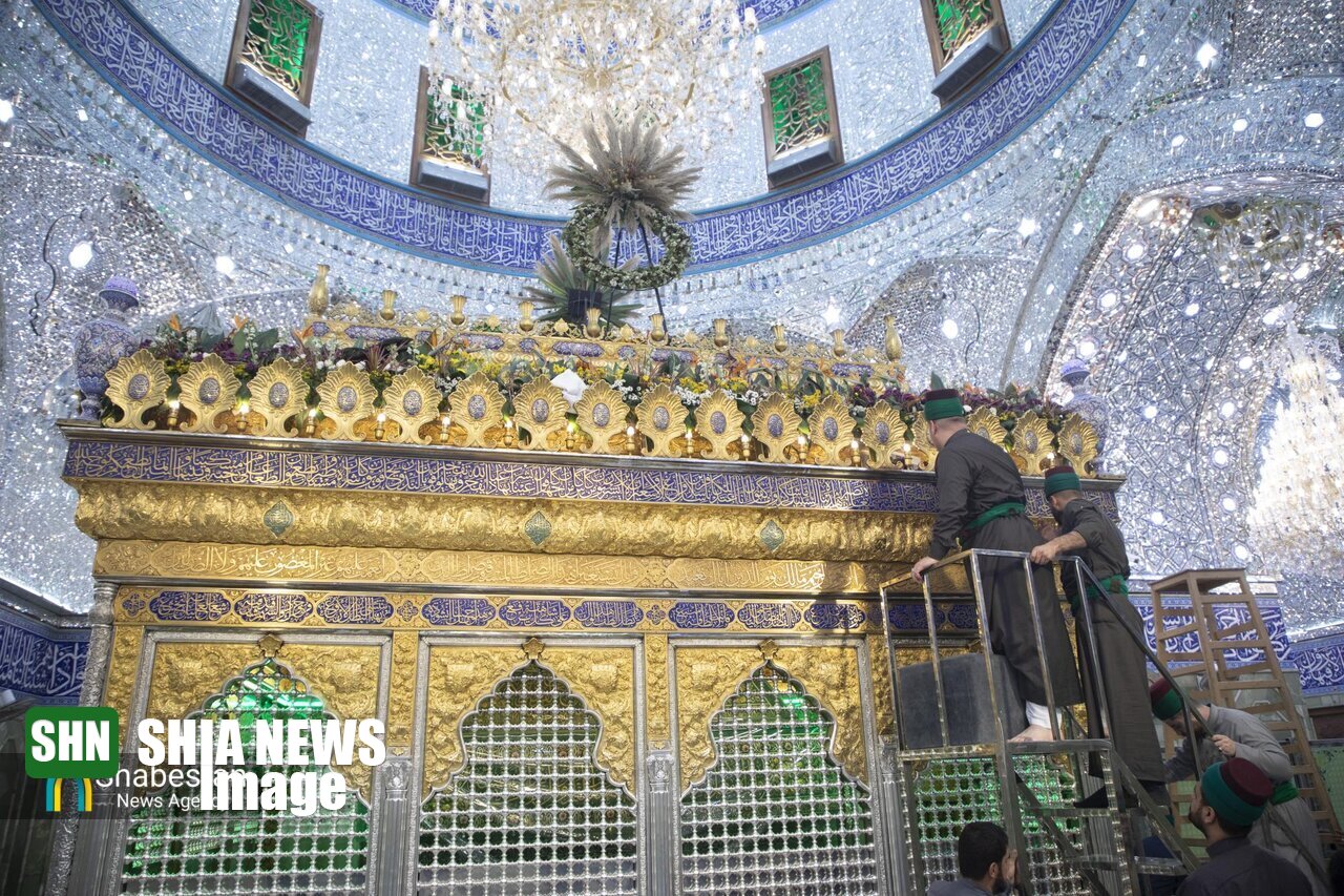 شستشو و عطر افشانی در آستان مقدس حضرت عباس(ع) شستشو و عطر افشانی در آستان مقدس حضرت عباس(ع)