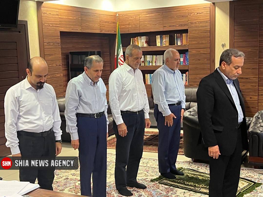 عکس پربازدید از یک اقامه نمازِ سیاسی در تهران عکس پربازدید از یک اقامه نمازِ سیاسی در تهران