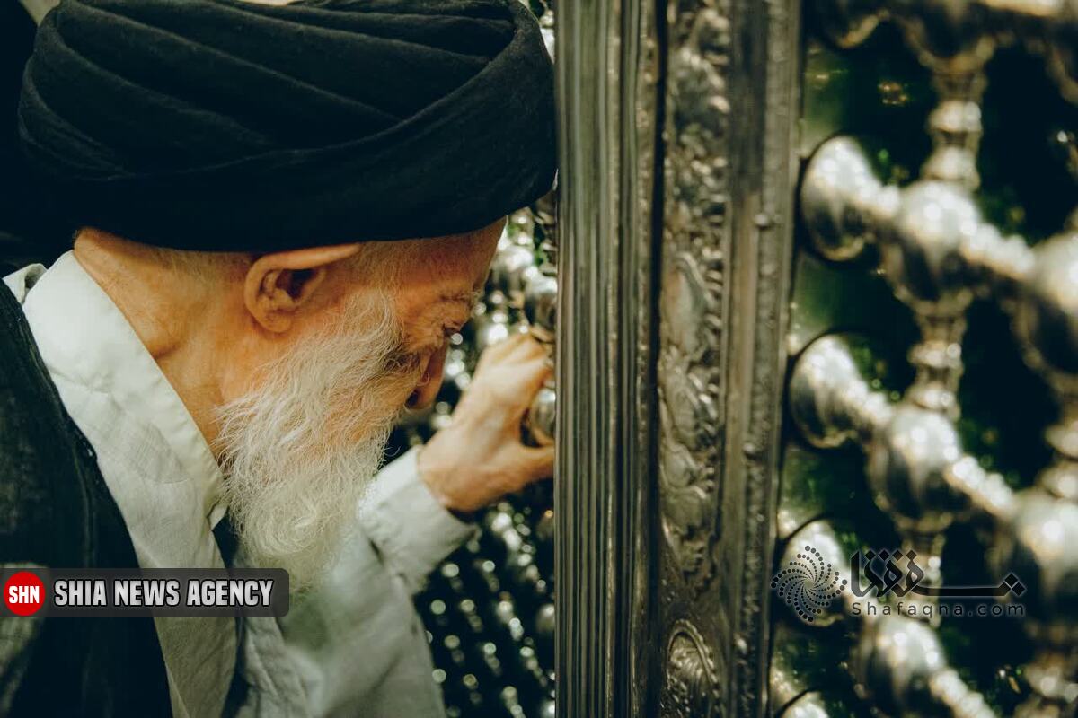 آیت الله شبیری زنجانی در حرم مطهر حضرت معصومه (س) آیت الله شبیری زنجانی در حرم مطهر حضرت معصومه (س)