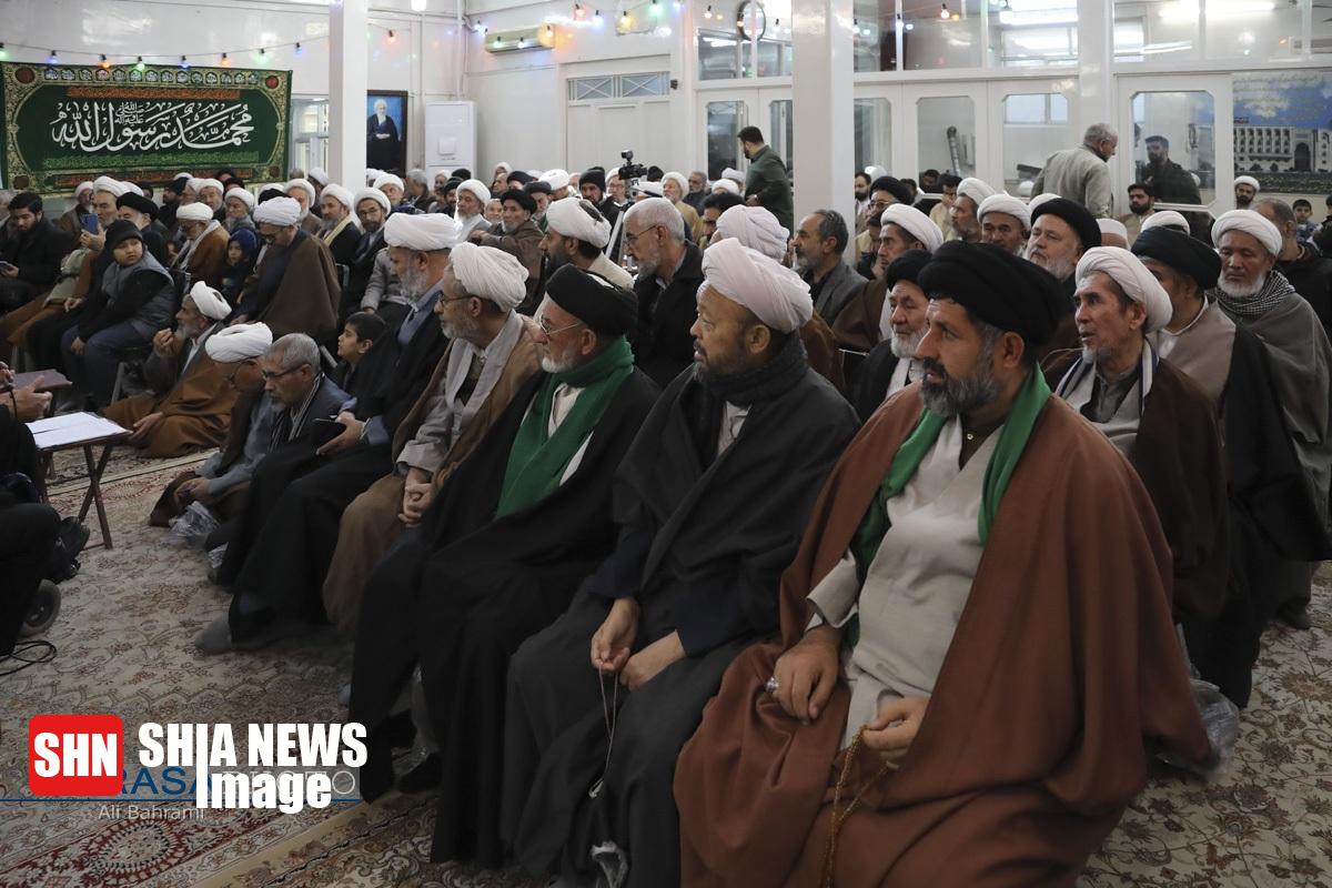 مراسم عمامه گذاری جمعی از طلاب در روز مبعث مراسم عمامه گذاری جمعی از طلاب در روز مبعث