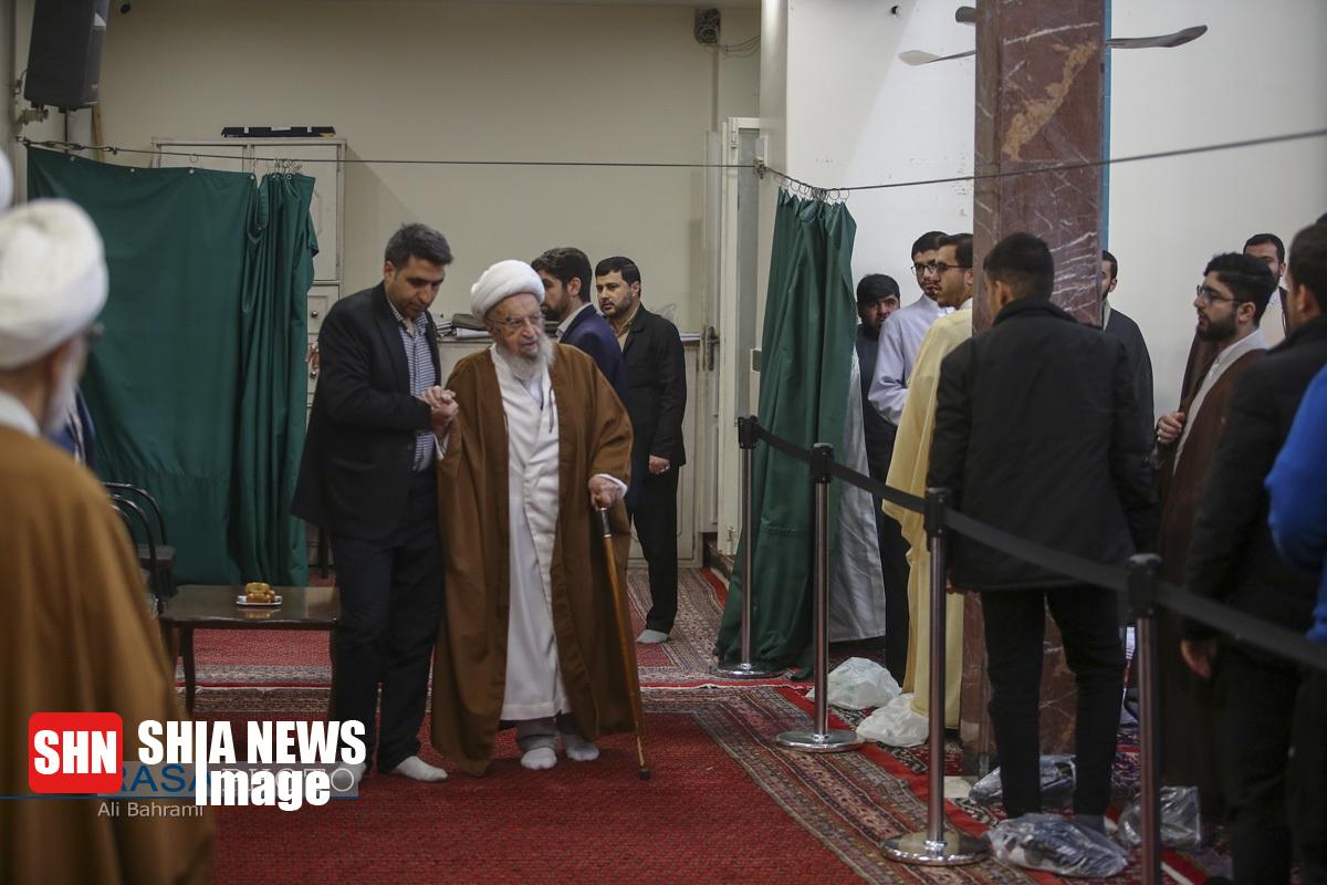 مراسم عمامه گذاری جمعی از طلاب در روز مبعث مراسم عمامه گذاری جمعی از طلاب در روز مبعث