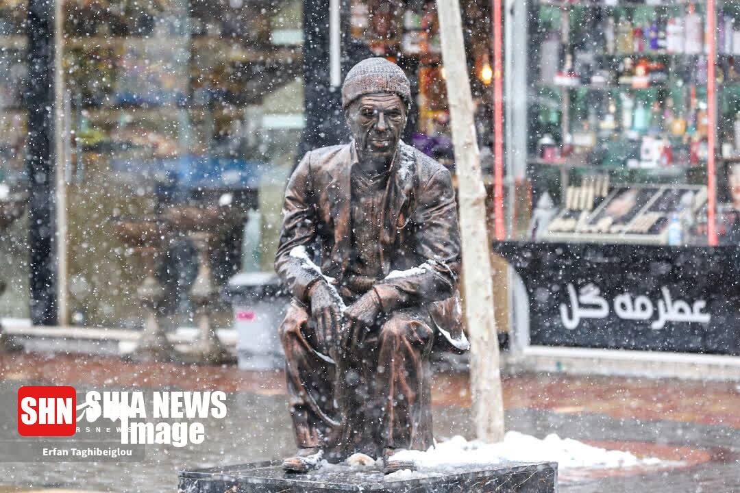عکس | خوشحالی شهروندان زنجانی از بارش برف