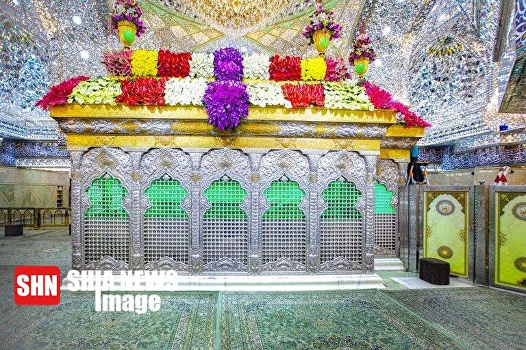 گل‌آرایی حرم امام حسین (ع) در آستانه سوم شعبان