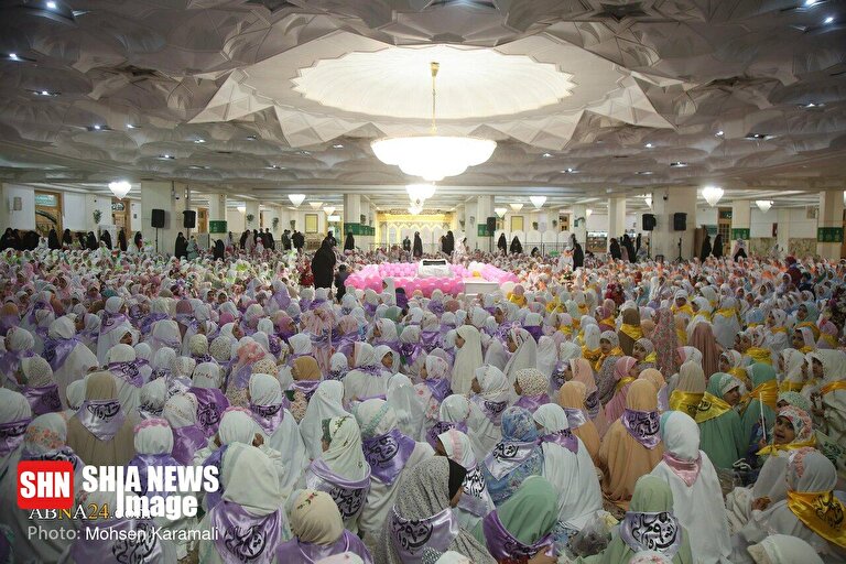مراسم جشن تکلیف دو هزار دختر در حرم حضرت فاطمه معصومه(س)