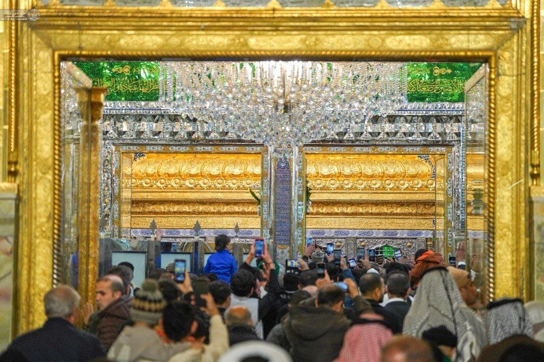 تصاویری از تاج طلایی جدید ضریح امیرالمومنین(ع)