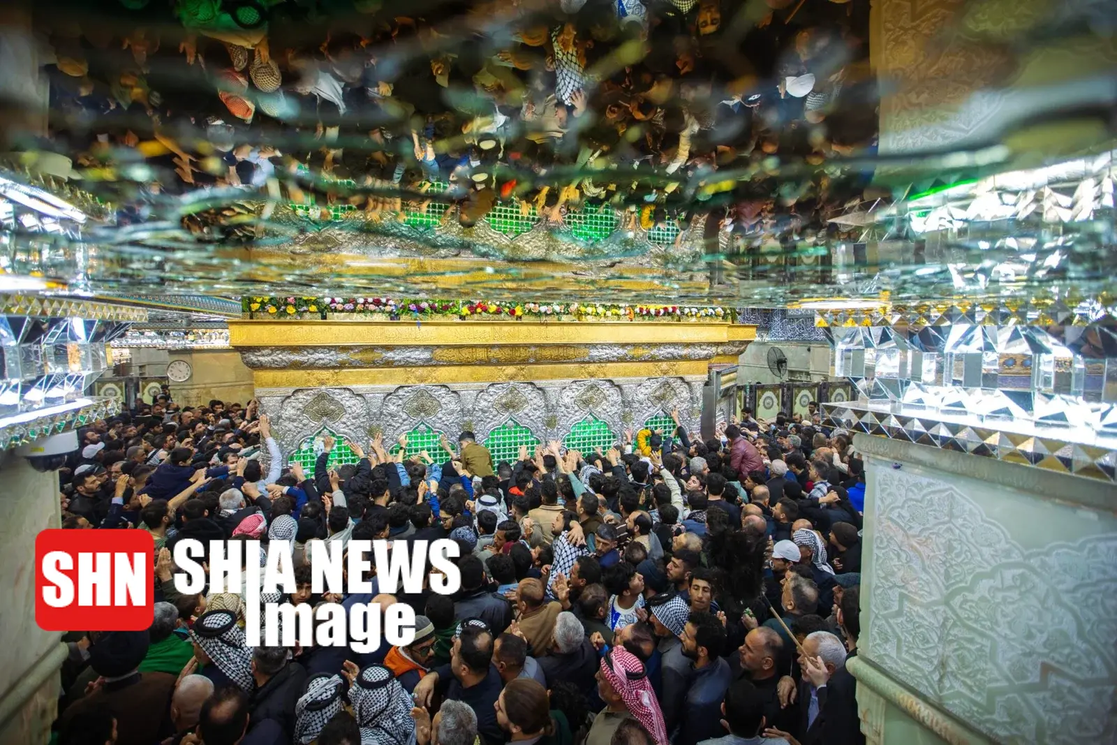 حال و هوای حرم امام حسین (ع) در نیمه شعبان