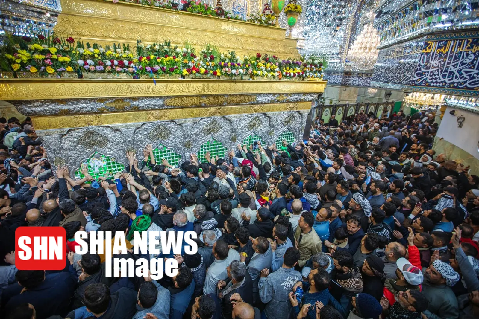 حال و هوای حرم امام حسین (ع) در نیمه شعبان