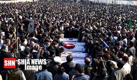 تشییع باشکوه پیکر شهدای حمله انتحاری مسجد شیعیان پاکستان