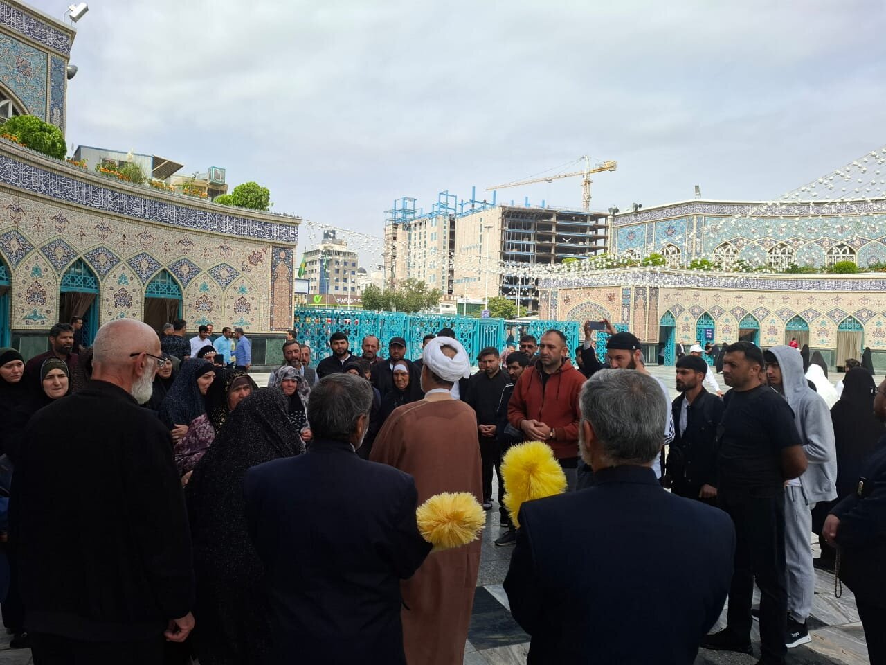 حضور جمعی از پیروان اهل بیت(ع) گرجستان در حرم امام رضا(ع) حضور جمعی از پیروان اهل بیت(ع) گرجستان در حرم امام رضا(ع)