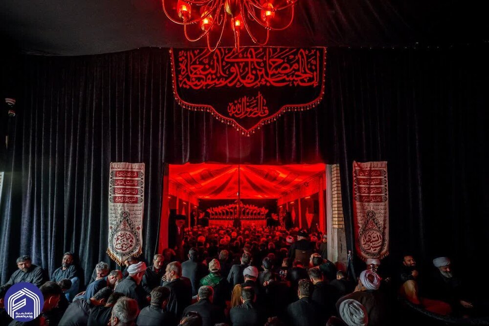 تصاویر/ مراسم عزاداری روز عاشورا با حضور آیت الله وحید خراسانی