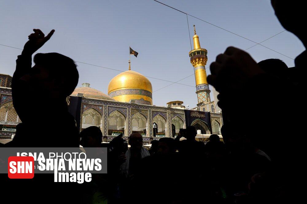 عزاداری شهادت امام رضا (ع) در حرم مطهر رضوی عزاداری شهادت امام رضا (ع) در حرم مطهر رضوی