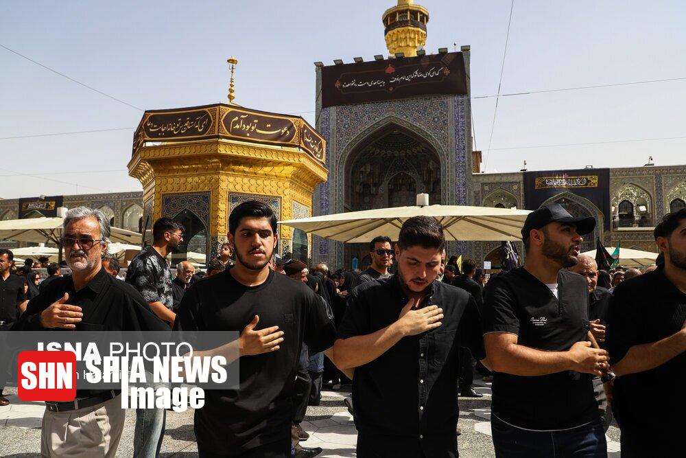 عزاداری شهادت امام رضا (ع) در حرم مطهر رضوی عزاداری شهادت امام رضا (ع) در حرم مطهر رضوی