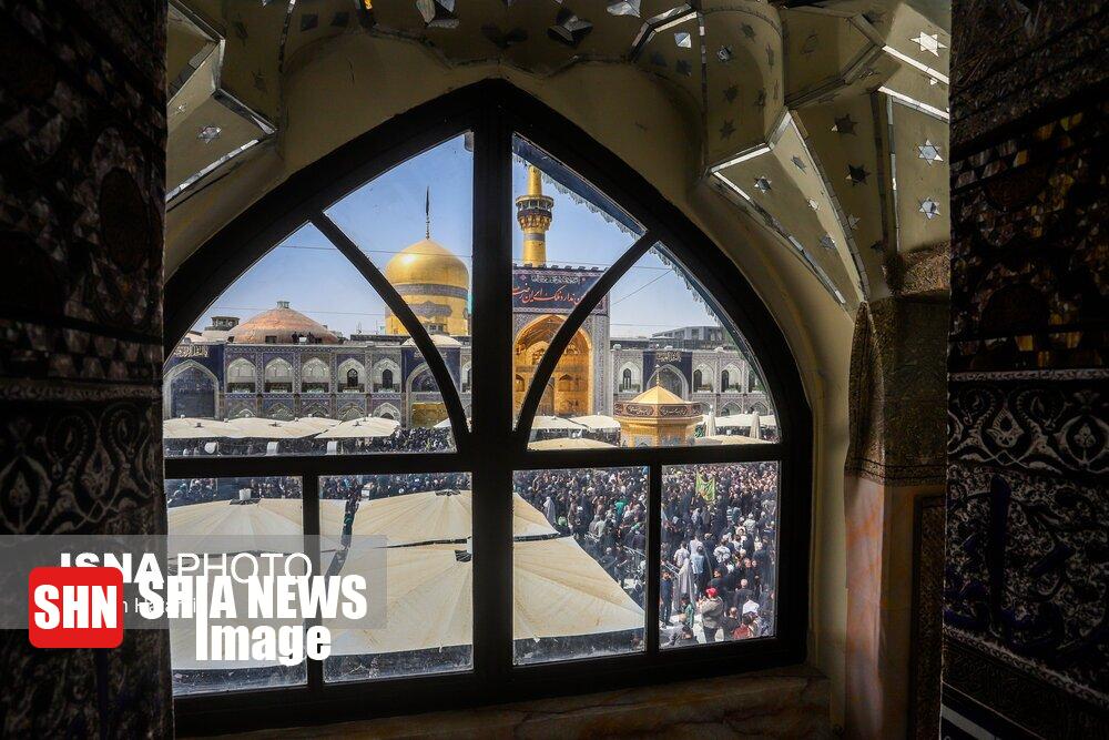 عزاداری شهادت امام رضا (ع) در حرم مطهر رضوی عزاداری شهادت امام رضا (ع) در حرم مطهر رضوی