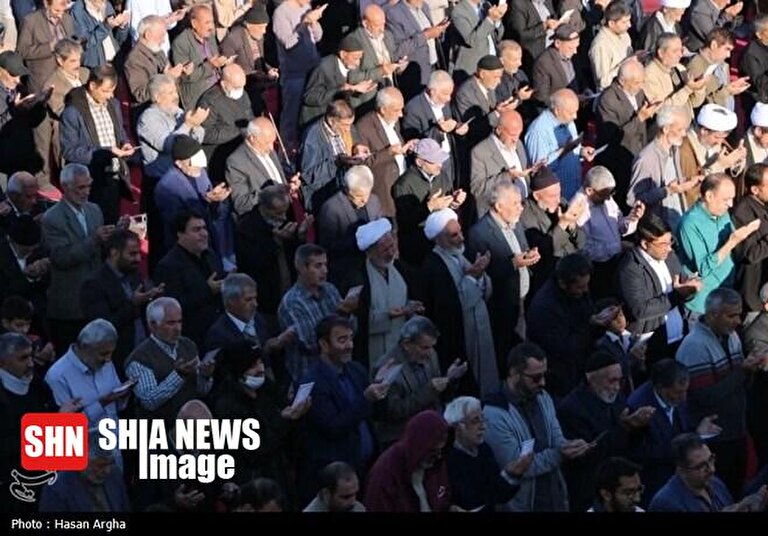 تصاویری از نماز طلب باران در زنجان