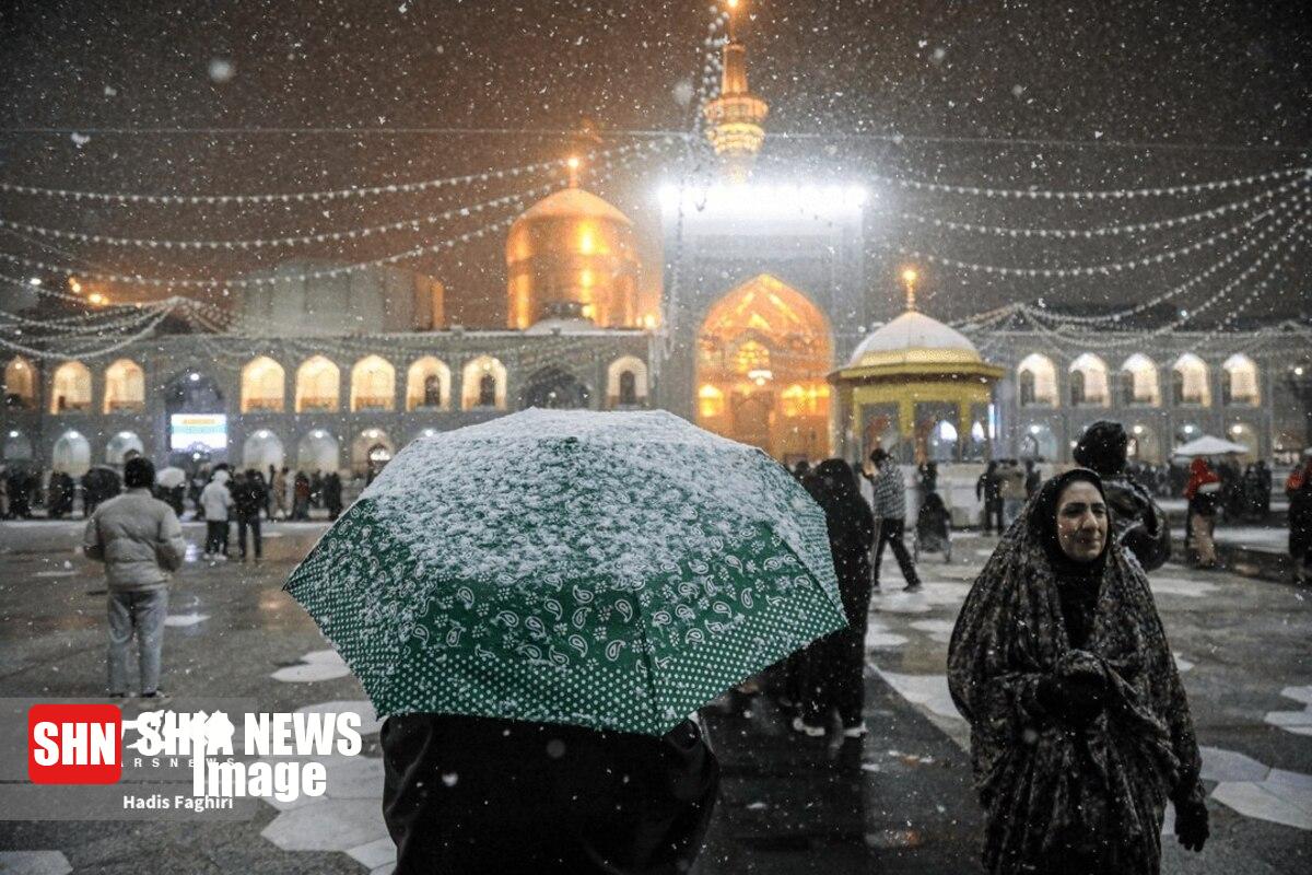 تصاویر | بارش برف در حرم امام رضا (علیه السلام)