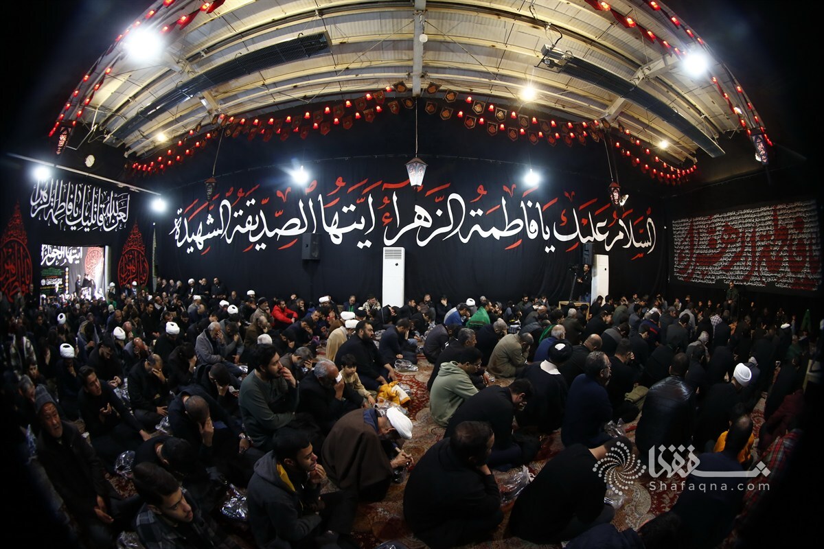 دسته عزاداران حضرت زهرا (س) با حضور آیت الله وحید خراسانی