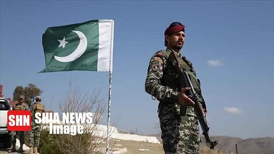 فیلم لحظه حمله تروریستی به مسجد شیعیان در پاکستان