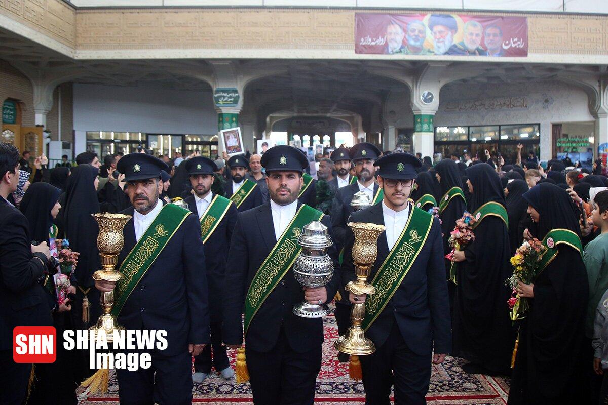 تشرف خانواده شهدای دانشآموز میناب به حرم بانوی کرامت در روز دختر تشرف خانواده شهدای دانشآموز میناب به حرم بانوی کرامت در روز دختر
