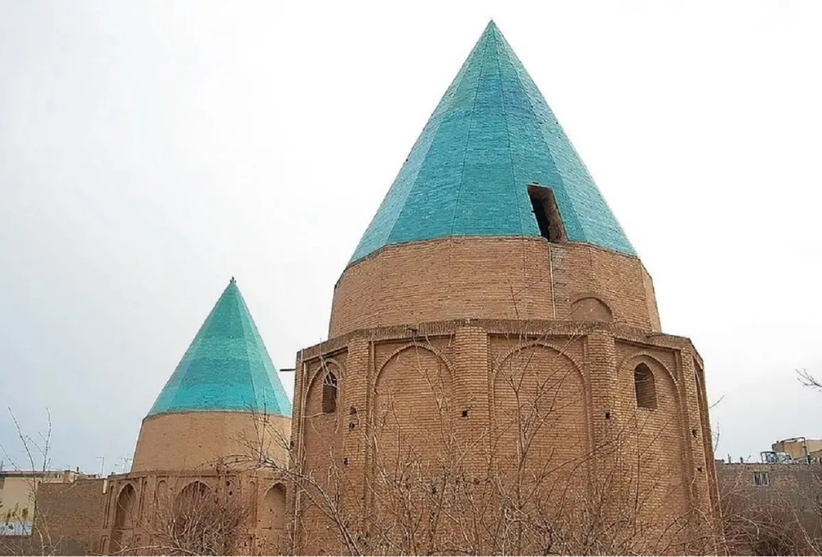 تصویری از به گنبدهای سبز شهر قم در دوران قاجار تصویری از به گنبدهای سبز شهر قم در دوران قاجار