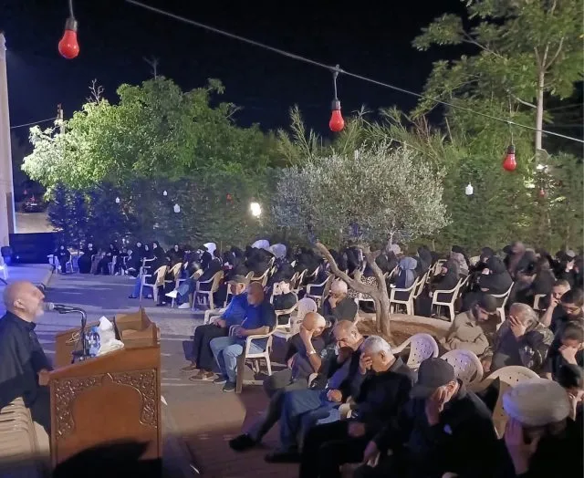 همزمان با فرارسیدن ایام سوگواری ماه محرم، مراسم عزاداری شب های عاشورا در مناطق گوناگون لبنان با حضور پرشور هیئت های حسینی و اقشار مختلف مردم ادامه دارد.