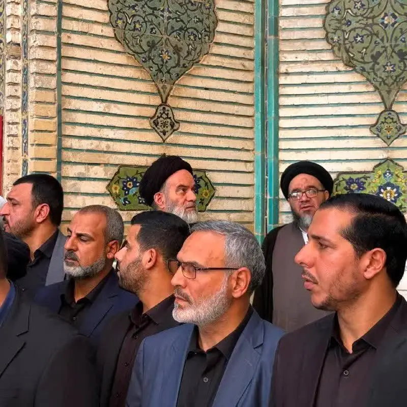 فرزندان آیتالله سیستانی در مراسم تشییع رهبر شهید فرزندان آیتالله سیستانی در مراسم تشییع رهبر شهید