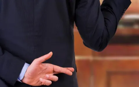 اَلْكِذْبُ عَيْبٌ فَاضِح | دروغ عیبى رسوا کننده است