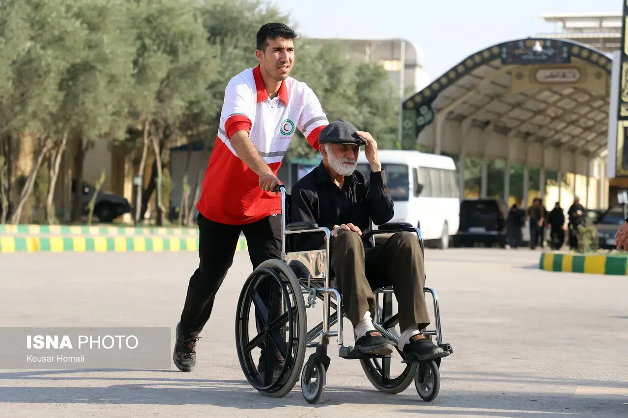 تصاویری از تردد زائران اربعین در مرز خسروی تصاویری از تردد زائران اربعین در مرز خسروی