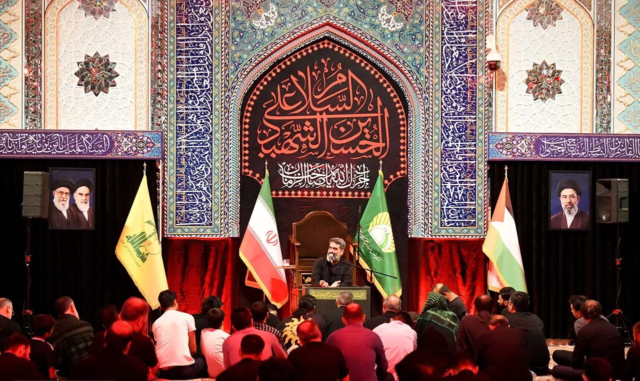 مراسم عزاداری دهه سوم ماه محرم در حرم حضرت عبدالعظیم(ع) مراسم عزاداری دهه سوم ماه محرم در حرم حضرت عبدالعظیم(ع)