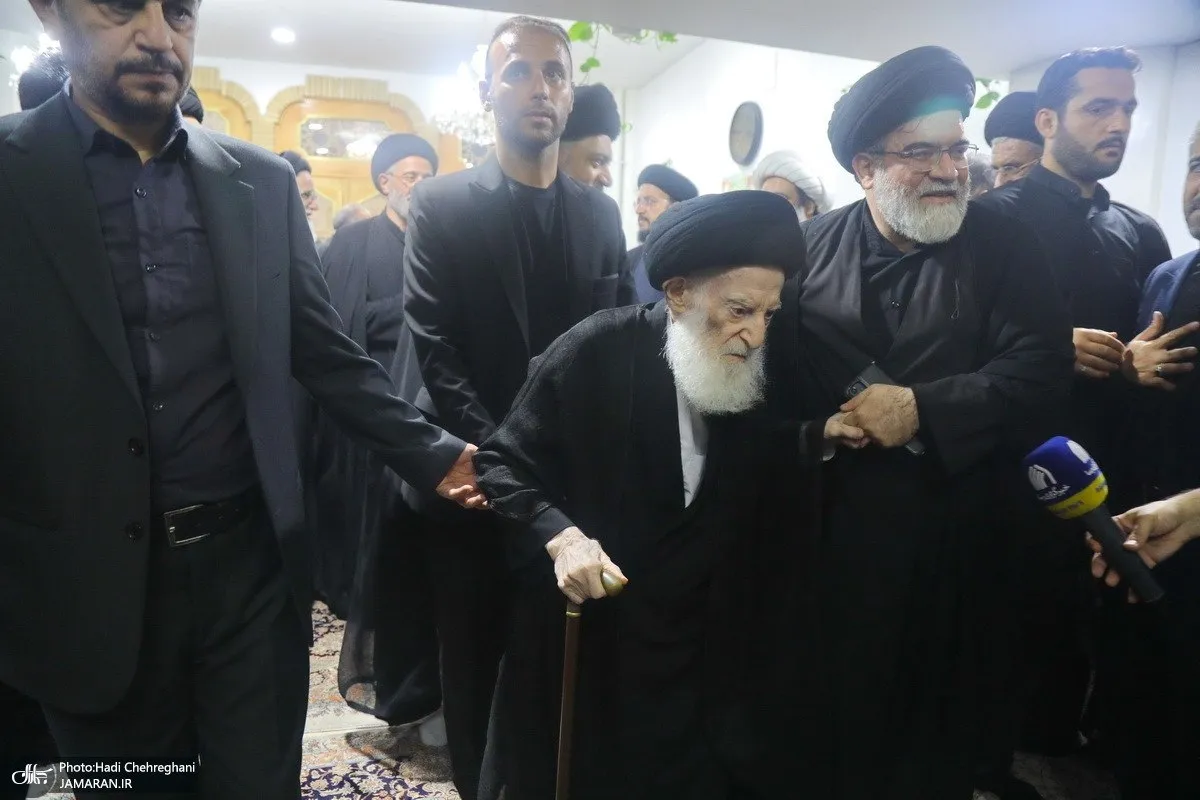 تصویر | آیتالله شبیری زنجانی در مراسم بزرگداشت رهبر شهید تصویر | آیتالله شبیری زنجانی در مراسم بزرگداشت رهبر شهید