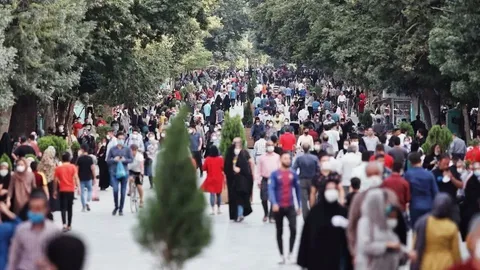 ۵ نشانه فقیرشدن تدریجی طبقه متوسط