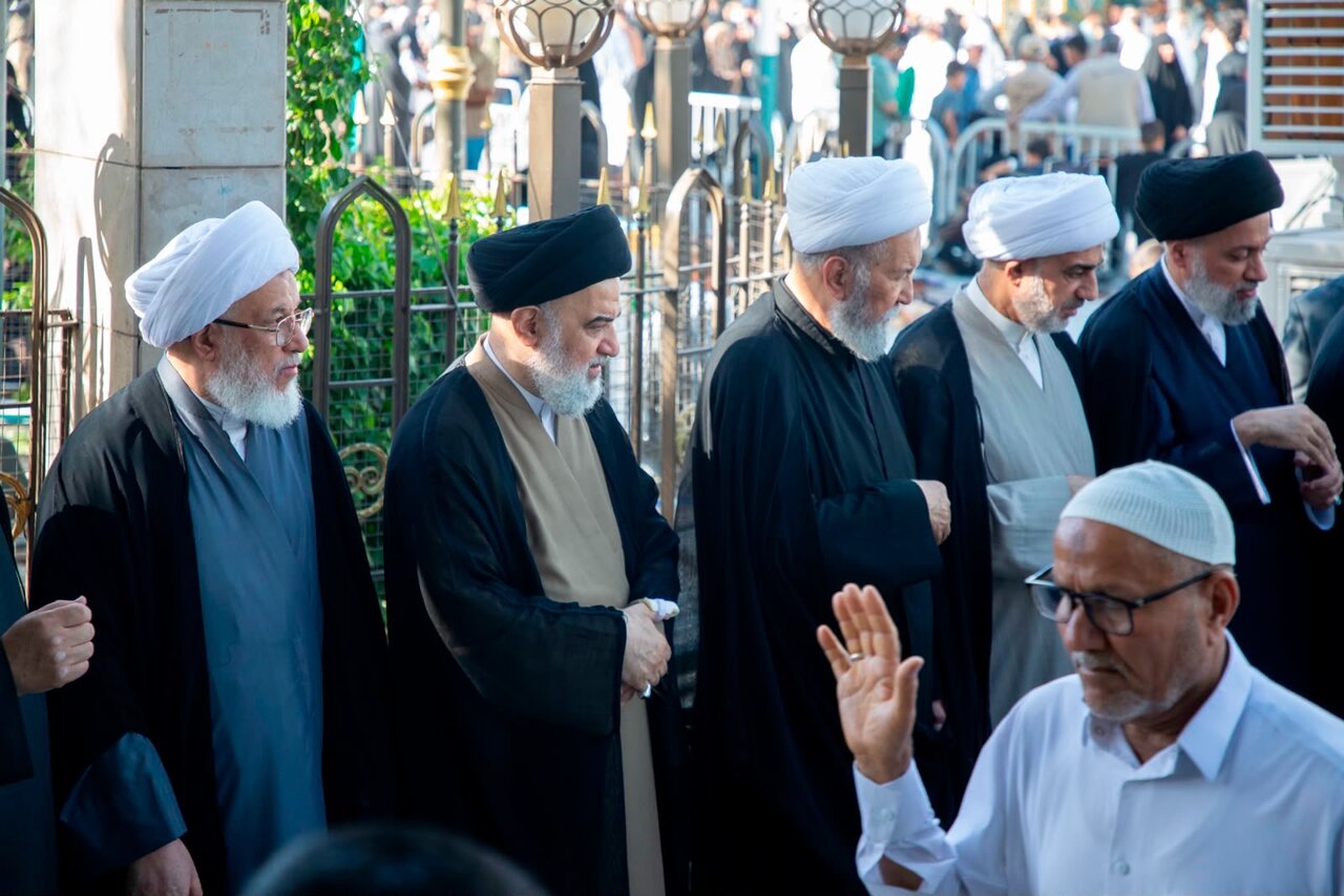 مراسم بزرگداشت آیت الله فیاض در بین الحرمین کربلا + تصاویر مراسم بزرگداشت آیت الله فیاض در بین الحرمین کربلا + تصاویر