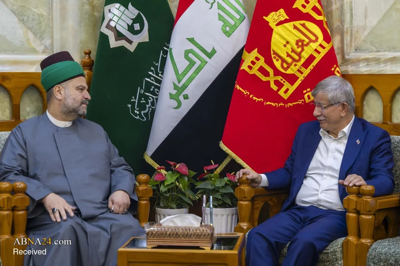 نخست‌وزیر پیشین ترکیه در حرم حضرت ابوالفضل العباس(ع)