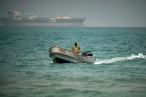 ممانعت یمن از عبور ۱۶ نفتکش سعودی از باب‌المندب