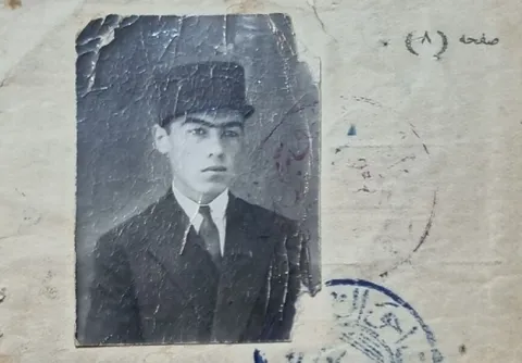 عکس شناسنامه ایرانی ۱۰۰ سال پیش