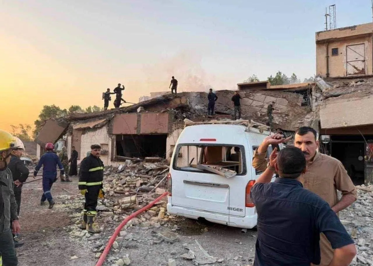 تصاویری از حملات نظامی آمریکا و عربستان به مقر حشد در مقدادیة دیاله عراق را ببینید