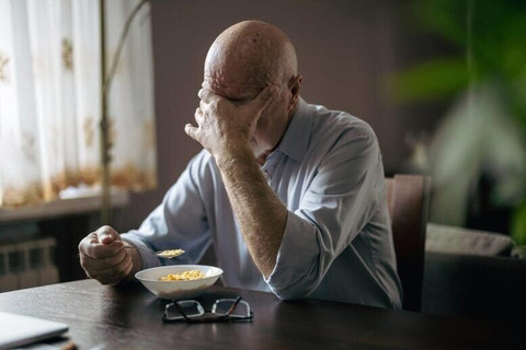 چرا کمبود ویتامین‌ها سراغ آدم‌های تنها می‌رود؟